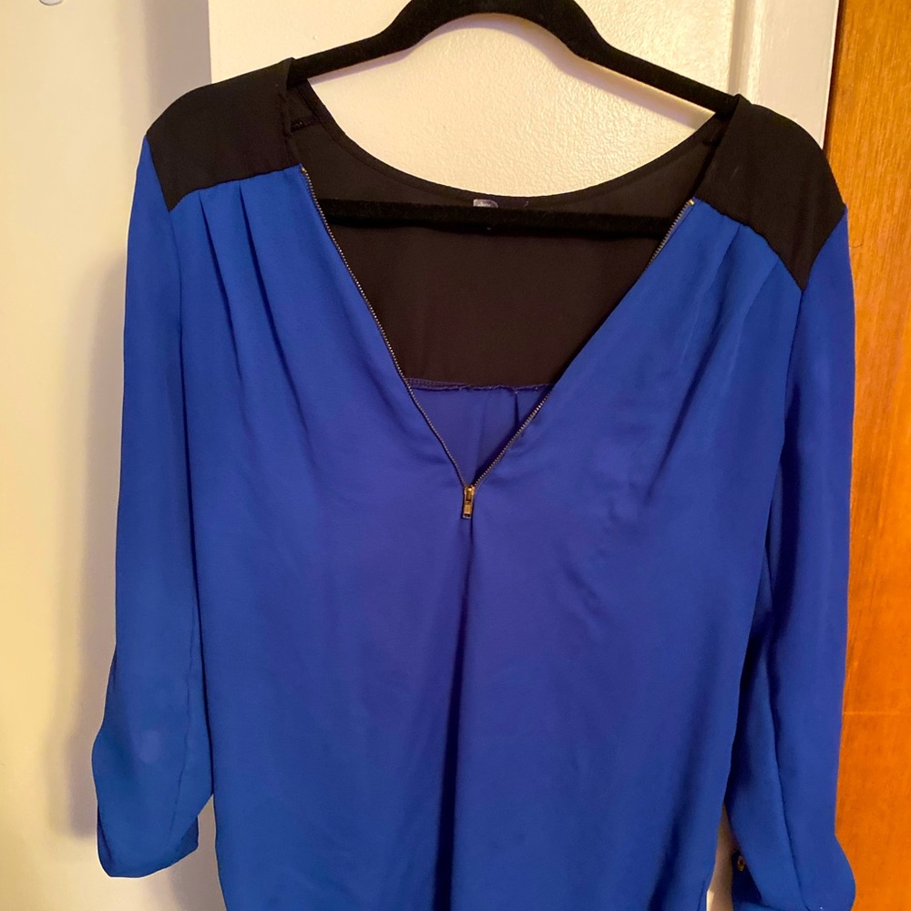 Charlotte Russe Black & Blue Zip-Up Blouse